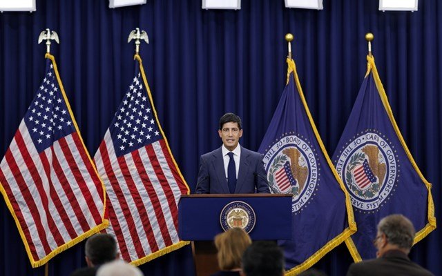 Γουόρς στο Jackson Hole: Ανησυχία για τον επίμονο πληθωρισμό – Υπέρ μιας “πιο διακριτικής” Fed Γουόρς-στο-jackson-hole:-Ανησυχία-για-τον-επίμονο-πληθωρισμό-–-Υπέρ-μιας-“πιο-διακριτικής”-fed
