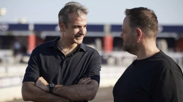 Μητσοτάκης:-Θερμικό-ή-ηλεκτρικό;-Τι-αυτοκίνητο-επιλέγει-ο-Πρωθυπουργός;-(video)
