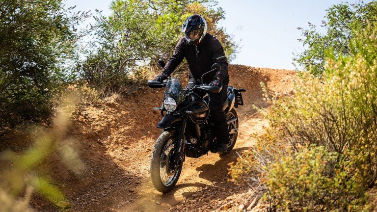 Δοκιμή-του-royal-enfield-himalayan-450-black-mana