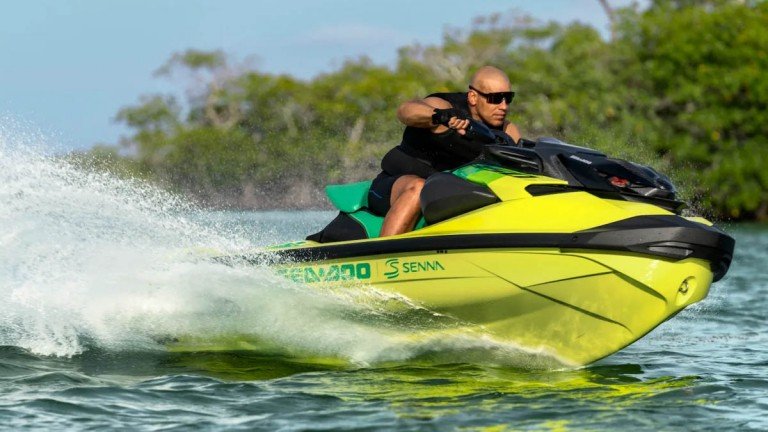 Το-jet-ski-των-350-ίππων-που-φέρει-το-όνομα-του-ayrton-senna