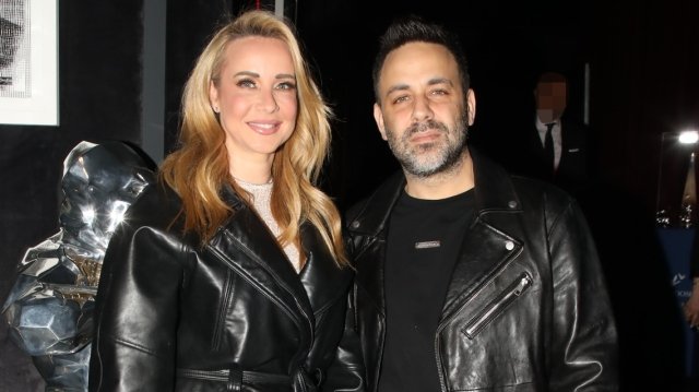 Ο Γιώργος Γιαννιάς γιόρτασε 11 χρόνια γάμου με τη σύζυγό του: Σε λατρεύω κάθε μέρα και ώρα όλο και πιο πολύ Ο-Γιώργος-Γιαννιάς-γιόρτασε-11-χρόνια-γάμου-με-τη-σύζυγό-του:-Σε-λατρεύω-κάθε-μέρα-και-ώρα-όλο-και-πιο-πολύ