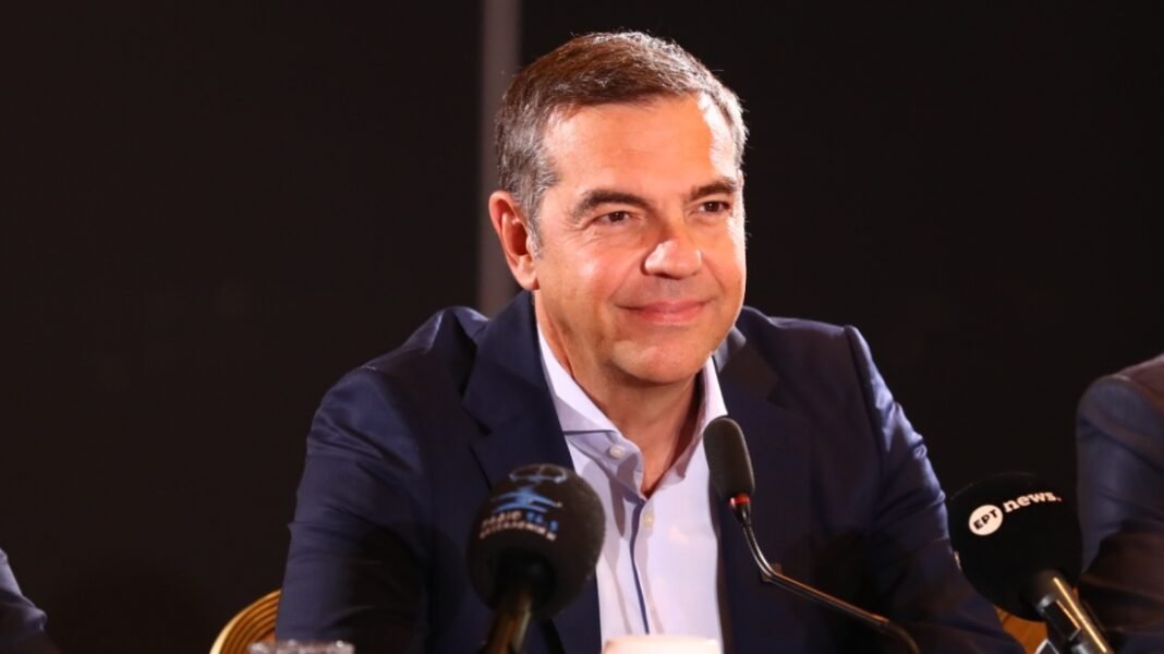 Συνάντηση Τσίπρα με παραγωγικούς φορείς στη Θεσσαλονίκη: Υπάρχουν ολιγοπώλια, δεν είναι εύκολο να αναπτυχθεί η επιχειρηματικότητα Συνάντηση Τσίπρα με παραγωγικούς φορείς στη Θεσσαλονίκη: Υπάρχουν ολιγοπώλια, δεν είναι εύκολο να αναπτυχθεί η επιχειρηματικότητα