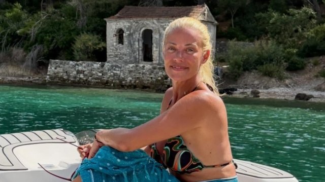 Η βόλτα της Ζέτας Μακρυπούλια με φουσκωτό: «Έστω και στην εκπνοή, λίγο καλοκαίρι και για μένα» Η-βόλτα-της-Ζέτας-Μακρυπούλια-με-φουσκωτό:-«Έστω-και-στην-εκπνοή,-λίγο-καλοκαίρι-και-για-μένα»