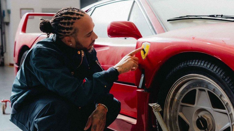 Ο Λιούις Χάμιλτον απέκτησε τη Ferrari F40 που ονειρευόταν Ο-Λιούις-Χάμιλτον-απέκτησε-τη-ferrari-f40-που-ονειρευόταν