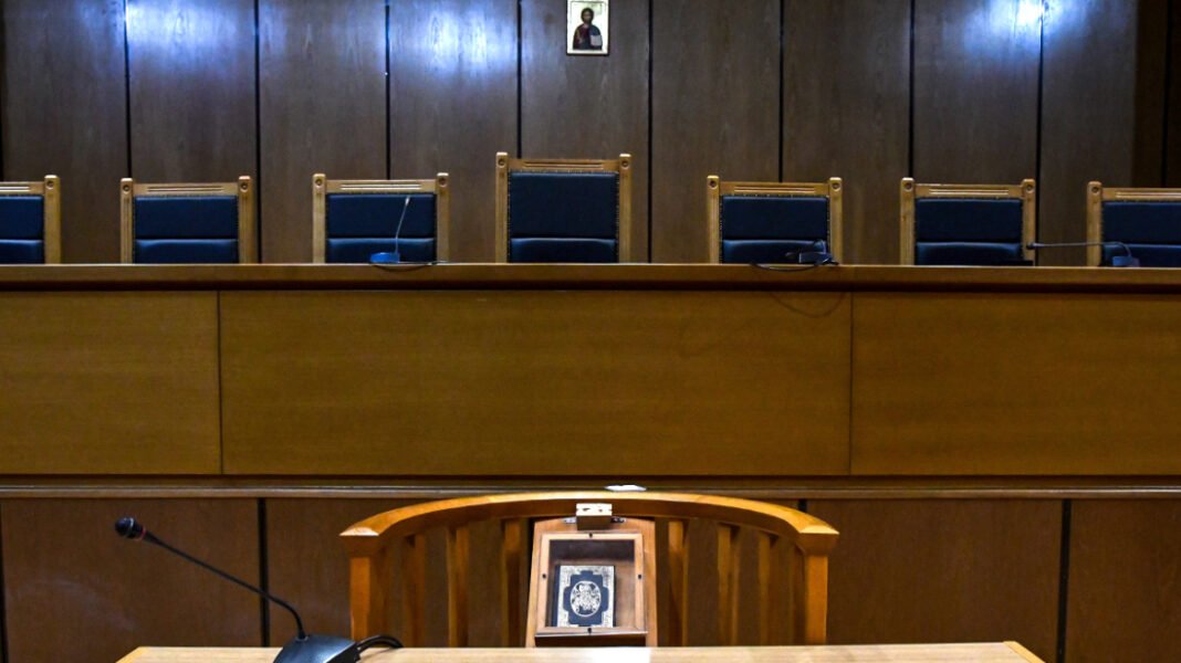 Ο εισαγγελέας προτείνει την ενοχή του καθηγητή που ασέλγησε σε μαθήτριά του στη Λάρισα: «Έκανα μόνο sexting», είπε ο 58χρονος Ο-εισαγγελέας-προτείνει-την-ενοχή-του-καθηγητή-που-ασέλγησε-σε-μαθήτριά-του-στη-Λάρισα:-«Έκανα-μόνο-sexting»,-είπε-ο-58χρονος
