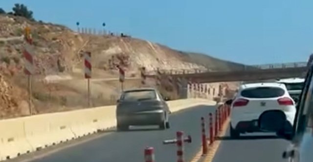 Εξετάζεται αν έριξαν στη θάλασσα το αυτοκίνητο που έκανε την επικίνδυνη προσπέραση στον ΒΟΑΚ Εξετάζεται-αν-έριξαν-στη-θάλασσα-το-αυτοκίνητο-που-έκανε-την-επικίνδυνη-προσπέραση-στον-ΒΟΑΚ