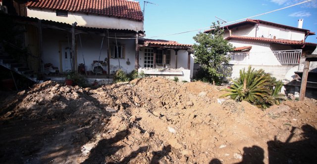 Στο υπόγειο του σπιτιού στο Μαραθώνα βρέθηκε η ηλικιωμένη, ήταν τυλιγμένη σε νάιλον Στο-υπόγειο-του-σπιτιού-στο-Μαραθώνα-βρέθηκε-η-ηλικιωμένη,-ήταν-τυλιγμένη-σε-νάιλον