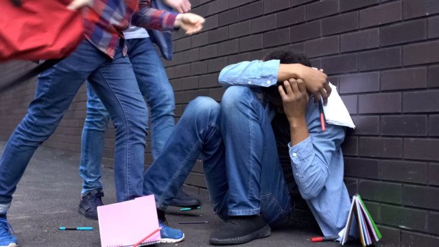 Ομάδα ανηλίκων ξυλοκόπησε 13χρονο στα Χανιά, συνελήφθησαν δύο δράστες και οι γονείς τους Ομάδα-ανηλίκων-ξυλοκόπησε-13χρονο-στα-Χανιά,-συνελήφθησαν-δύο-δράστες-και-οι-γονείς-τους