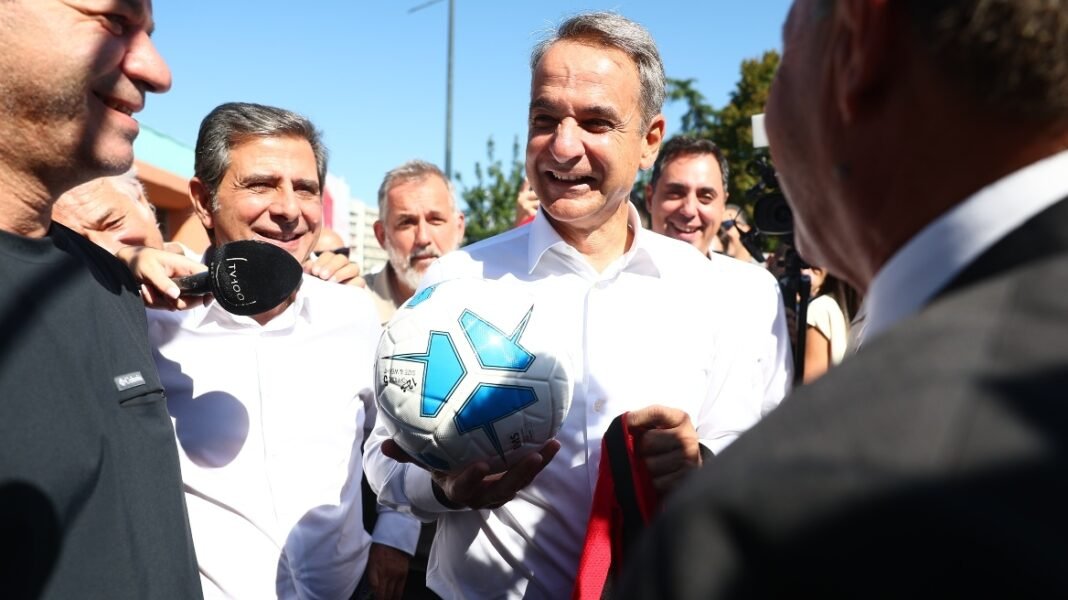 «Μας ανεβάσατε κατηγορία»: Ο διάλογος του Κυριάκου Μητσοτάκη με τον πρόεδρο του Απόλλωνα Καλαμαριάς στη ΔΕΘ, δείτε βίντεο «Μας ανεβάσατε κατηγορία»: Ο διάλογος του Κυριάκου Μητσοτάκη με τον πρόεδρο του Απόλλωνα Καλαμαριάς στη ΔΕΘ, δείτε βίντεο