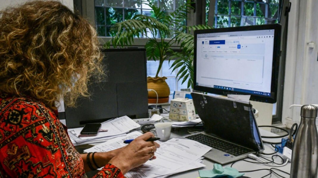 Μητσοτάκης στη ΔΕΘ: Επίδομα Χριστουγέννων 500 ευρώ για τους όλους τους δημοσίους υπαλλήλους από το 2027 Μητσοτάκης στη ΔΕΘ: Επίδομα Χριστουγέννων 500 ευρώ για τους όλους τους δημοσίους υπαλλήλους από το 2027