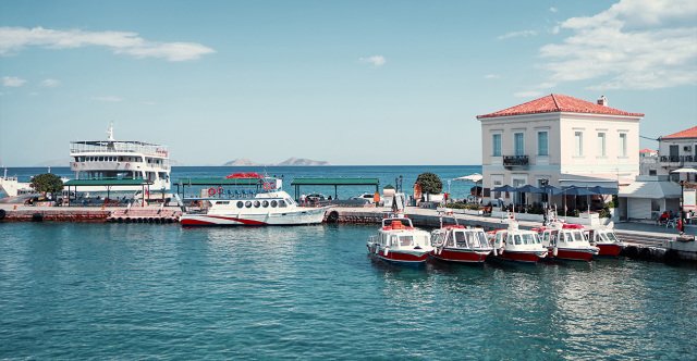 Έκλεψαν 40.000 ευρώ από σπίτι στις Σπέτσες και το έσκασαν με θαλάσσιο ταξί, τους συνέλαβαν στην Αργολίδα Έκλεψαν-40.000-ευρώ-από-σπίτι-στις-Σπέτσες-και-το-έσκασαν-με-θαλάσσιο-ταξί,-τους-συνέλαβαν-στην-Αργολίδα