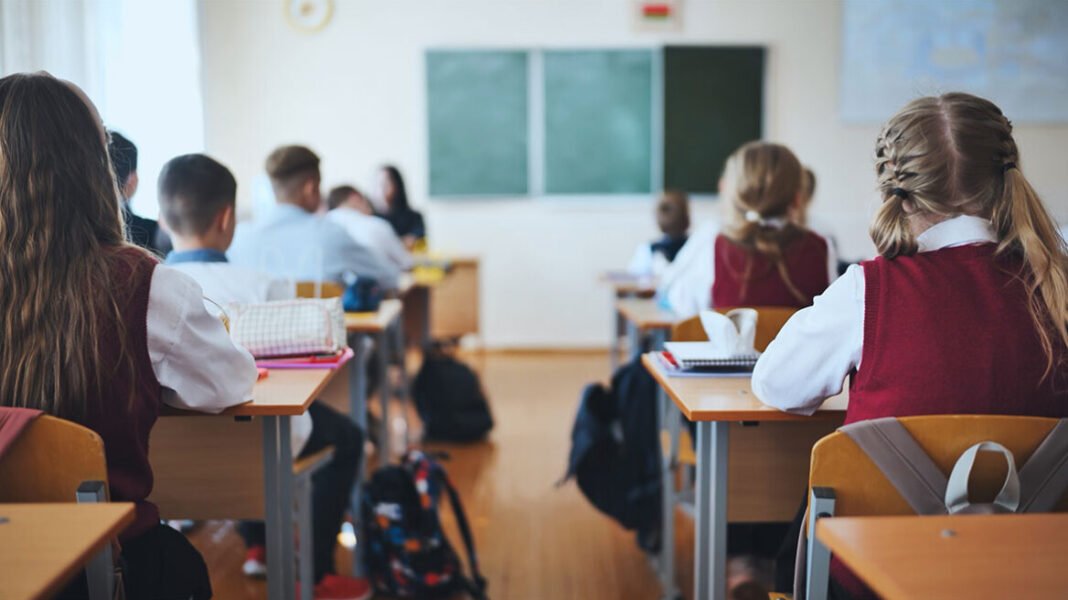 Αντίστροφη μέτρηση για το πρώτο κουδούνι της νέας σχολικής χρονιάς: Διορισμοί και αναβάθμιση υποδομών Αντίστροφη-μέτρηση-για-το-πρώτο-κουδούνι-της-νέας-σχολικής-χρονιάς:-Διορισμοί-και-αναβάθμιση-υποδομών