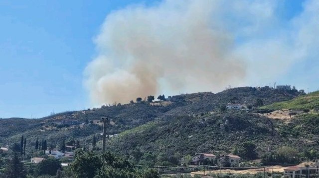 Φωτιά στις Αφίδνες, μεγάλη κινητοποίηση της Πυροσβεστικής Φωτιά-στις-Αφίδνες,-μεγάλη-κινητοποίηση-της-Πυροσβεστικής