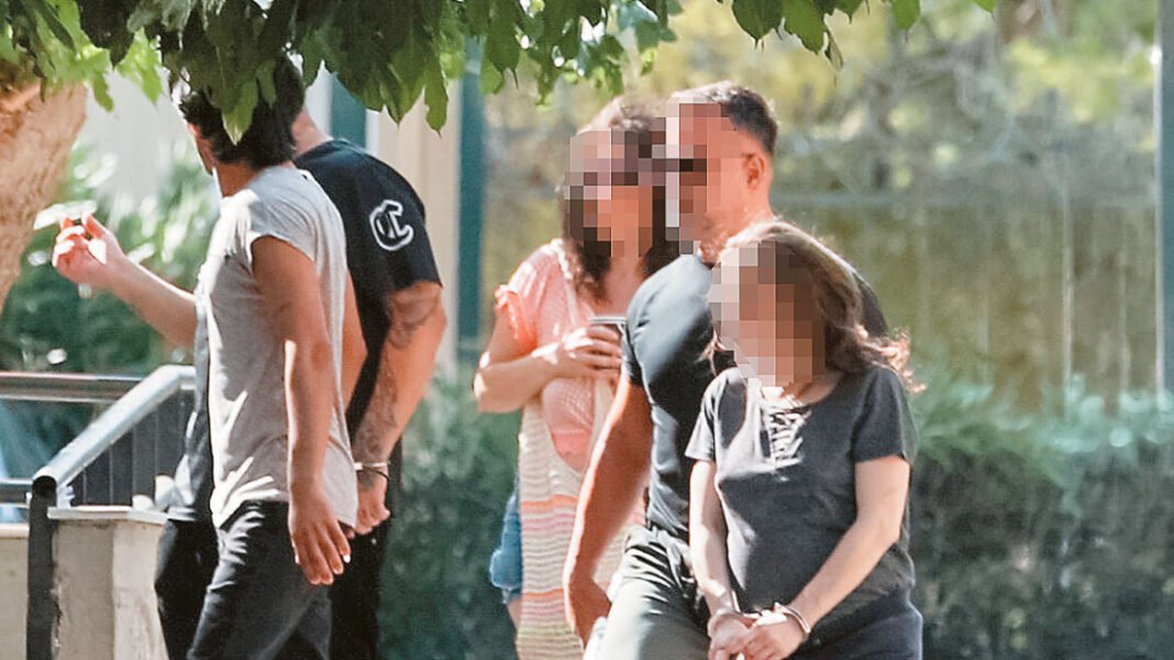 Φρίκη στην Κυψέλη: 45 παιδιά «παρκαρισμένα» στα νοσοκομεία Παίδων, τι αποκάλυψε η υπόθεση με το «κατεψυγμένο μωρό» και τα κακοποιημένα αδέρφια Φρίκη-στην-Κυψέλη:-45-παιδιά-«παρκαρισμένα»-στα-νοσοκομεία-Παίδων,-τι-αποκάλυψε-η-υπόθεση-με-το-«κατεψυγμένο-μωρό»-και-τα-κακοποιημένα-αδέρφια