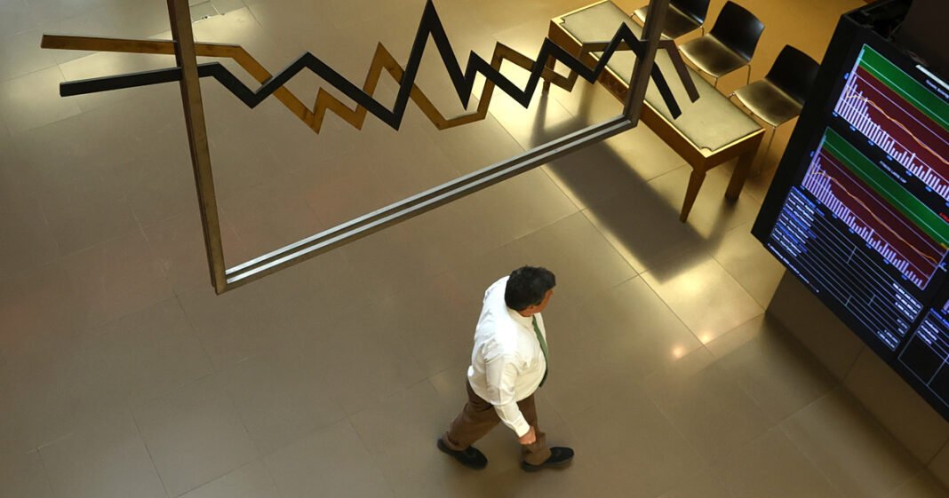 Χρηματιστήριο: Πόσο ψηλότερα μετά τις 2.700 μονάδες — Το στοίχημα των 2.800 και οι παγίδες του Σεπτεμβρίου Χρηματιστήριο:-Πόσο-ψηλότερα-μετά-τις-2700-μονάδες-—-Το-στοίχημα-των-2.800-και-οι-παγίδες-του-Σεπτεμβρίου