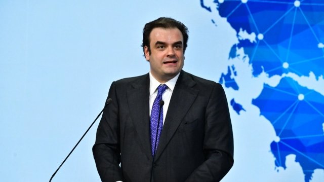Πιερρακάκης:-Ακόμα-και-ο-πιο-σκληρός-κριτής-του-Μητσοτάκη-ξέρει-ότι-αυτό-που-λέμε-το-κάνουμε,-καινοτόμο-μέτρο-ο-«κουμπαράς-για-τη-νέα-γενιά»