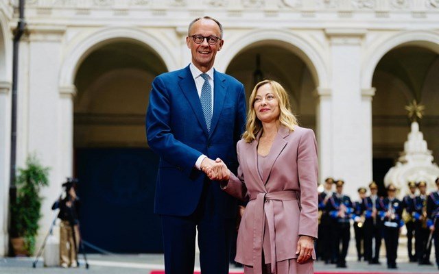 Η σκιά της AfD φτάνει στην …Ιταλία Η-σκιά-της-afd-φτάνει-στην-…Ιταλία