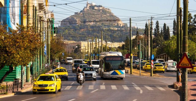 live-η-κίνηση-τώρα-στους-δρόμους:-Μποτιλιαρισμένος-ο-Κηφισός,-καθυστερήσεις-σε-Κηφισίας-και-Αττική-Οδό