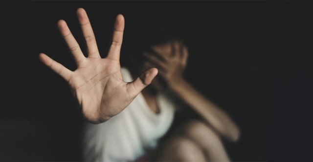 Στη-φυλακή-ο-33χρονος-πρωταγωνιστής-ερωτικών-ταινιών-που-κατηγορείται-ότι-εξέδιδε-ανήλικες-–-Τι-ισχυρίστηκε-στην-απολογία-του