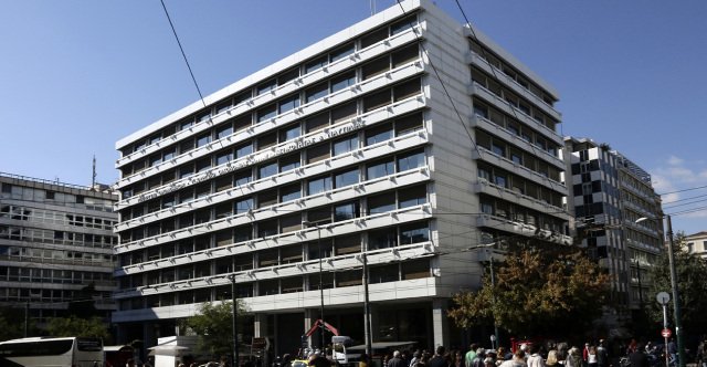 Πηγές-ΥΠΟΙΚ-για-εξαγγελίες-Τσίπρα:-Ανακοίνωσε-μέτρα-που-κοστίζουν-e40-δισ-στην-τετραετία-αλλά-τα-παρουσίασε-με-κόστος-e7,5-δισ.,-δείτε-πίνακες
