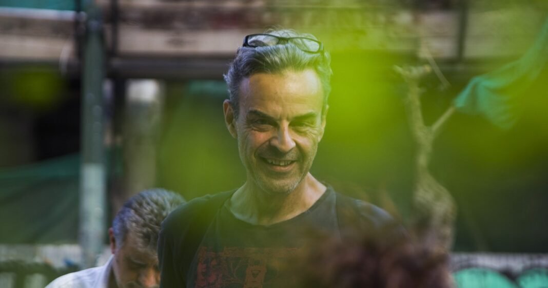 Τάσος Γερακίνης: “Στον ‘Κόκορα’ το γέλιο λειτουργεί ως όχημα συναισθημάτων” Τάσος-Γερακίνης:-“Στον-‘Κόκορα’-το-γέλιο-λειτουργεί-ως-όχημα-συναισθημάτων”