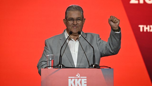 Κουτσούμπας: Ο Τσίπρας ανέβηκε πριν από τον Μητσοτάκη στη ΔΕΘ και του έστρωσε το χαλί Κουτσούμπας:-Ο-Τσίπρας-ανέβηκε-πριν-από-τον-Μητσοτάκη-στη-ΔΕΘ-και-του-έστρωσε-το-χαλί