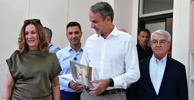 Στο 2ο δημοτικό σχολείο Άνω Λιοσίων ο Μητσοτάκης για τον αγιασμό της νέας σχολικής χρονιάς, δείτε φωτογραφίες Στο-2ο-δημοτικό-σχολείο-Άνω-Λιοσίων-ο-Μητσοτάκης-για-τον-αγιασμό-της-νέας-σχολικής-χρονιάς,-δείτε-φωτογραφίες