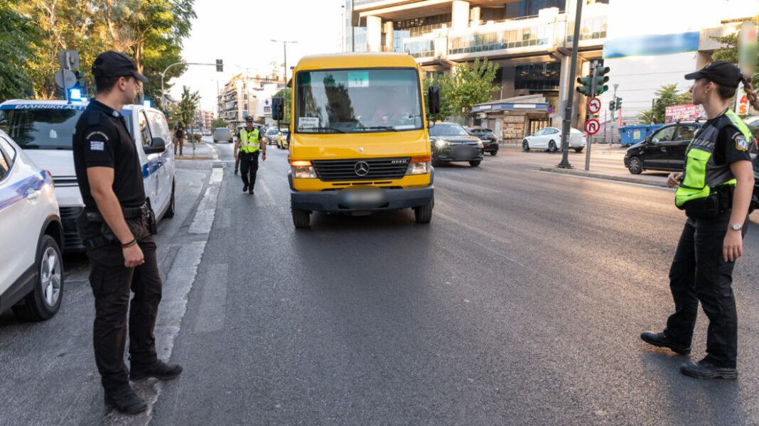 Πάνω από 2.000 έλεγχοι σε σχολικά λεωφορεία από την Τροχαία σε μία ημέρα, περισσότερες από 400 οι παραβάσεις Πάνω-από-2.000-έλεγχοι-σε-σχολικά-λεωφορεία-από-την-Τροχαία-σε-μία-ημέρα,-περισσότερες-από-400-οι-παραβάσεις