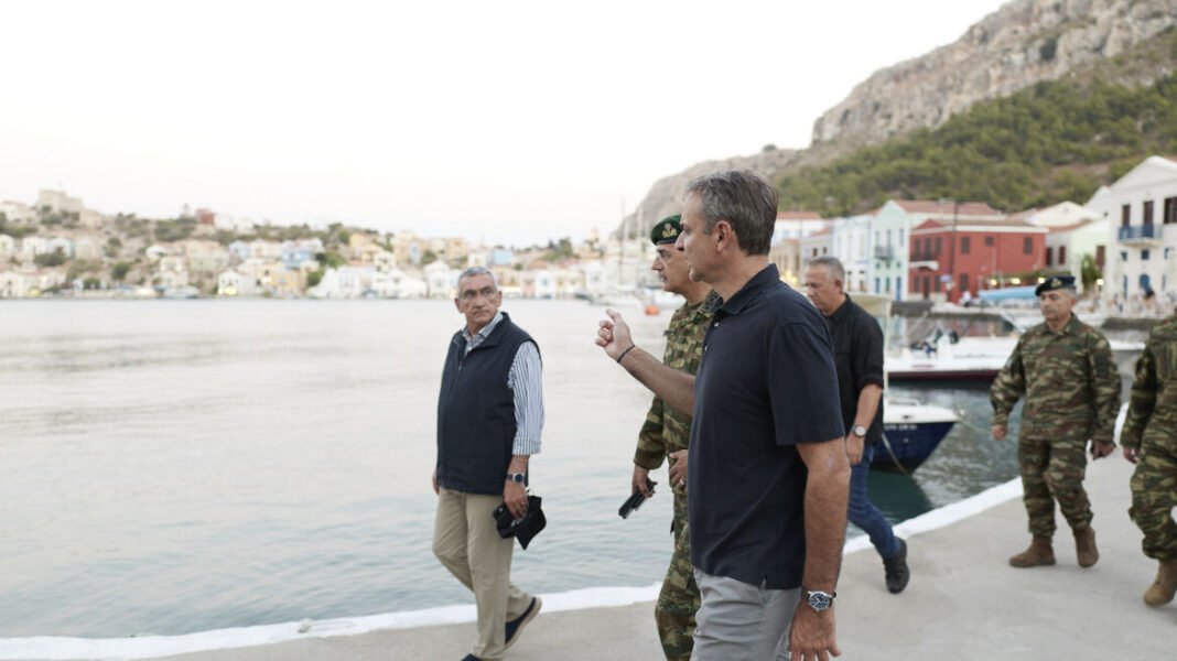 Στο Καστελλόριζο ο Μητσοτάκης για την 83η επέτειο της Απελευθέρωσης, δείτε φωτογραφίες 