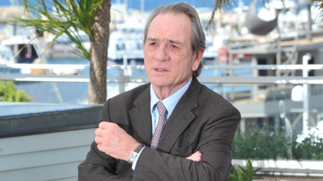 Τόμι Λι Τζόουνς: Η πολυκύμαντη καριέρα, η καταξίωση και η οικογενειακή τραγωδία Τόμι-Λι-Τζόουνς:-Η-πολυκύμαντη-καριέρα,-η-καταξίωση-και-η-οικογενειακή-τραγωδία