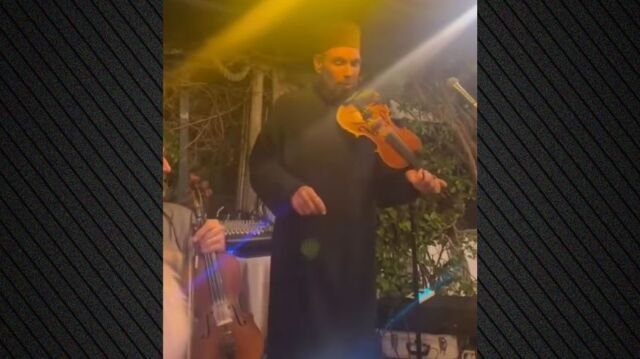 Γιώργος Μαζωνάκης: Ο πρώτος βιολιστής του, ο παπά Στρατής, τον αποχαιρέτησε παίζοντας το «Μου λείπεις» Γιώργος-Μαζωνάκης:-Ο-πρώτος-βιολιστής-του,-ο-παπά-Στρατής,-τον-αποχαιρέτησε-παίζοντας-το-«Μου-λείπεις»