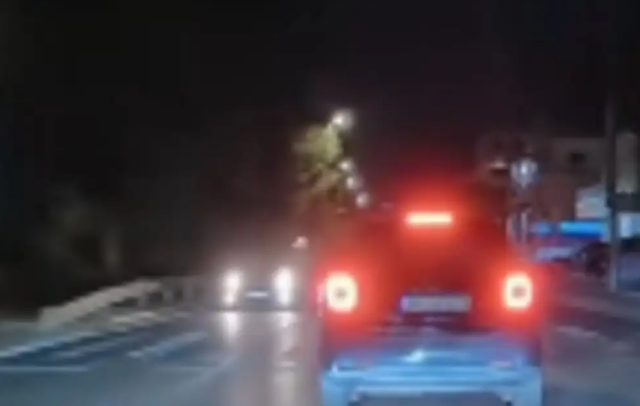 Ταυτοποιήθηκε-ο-οδηγός-του-αυτοκινήτου-που-μπήκε-ανάποδα-στην-παραλιακή-στη-Βούλα,-δείτε-το-τρομακτικό-βίντεο