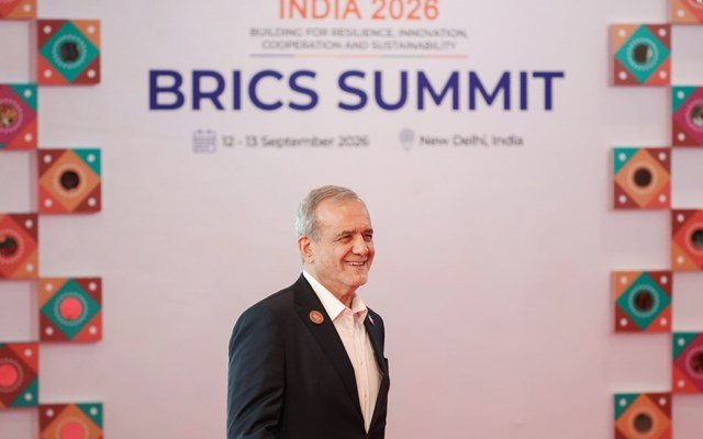 BRICS: Συνάντηση σε θετικό κλίμα του Μ. Πεζεσκιάν με τον διάδοχο του θρόνου του Άμπου Ντάμπι brics:-Συνάντηση-σε-θετικό-κλίμα-του-Μ.-Πεζεσκιάν με-τον-διάδοχο-του-θρόνου-του-Άμπου-Ντάμπι