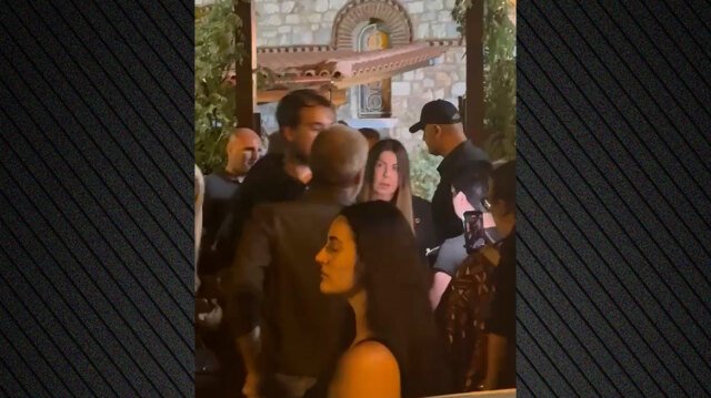 Συντετριμμένη η Άντζελα Δημητρίου στη λαϊκή αγρυπνία για τον Γιώργο Μαζωνάκη, δείτε βίντεο Συντετριμμένη-η-Άντζελα-Δημητρίου-στη-λαϊκή-αγρυπνία-για-τον-Γιώργο-Μαζωνάκη,-δείτε-βίντεο