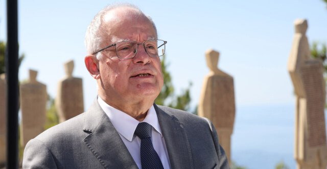 Στη Βιάννο ο Τασούλας, μίλησε με επιζώντες του ολοκαυτώματος: «Να μην ξεχνάμε τα εγκλήματα, διεκδικήσιμες οι γερμανικές αποζημιώσεις», βίντεο Στη-Βιάννο-ο-Τασούλας,-μίλησε-με-επιζώντες-του-ολοκαυτώματος:-«Να-μην-ξεχνάμε-τα-εγκλήματα,-διεκδικήσιμες-οι-γερμανικές-αποζημιώσεις»,-βίντεο