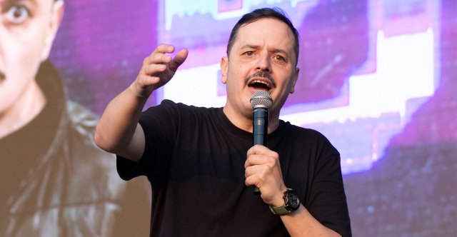 Ο Αλέξανδρος Τσουβέλας έγραψε ιστορία, γέμισε το Telekom Center με 20.000 θεατές Ο-Αλέξανδρος-Τσουβέλας-έγραψε-ιστορία,-γέμισε-το-telekom-center-με-20.000-θεατές