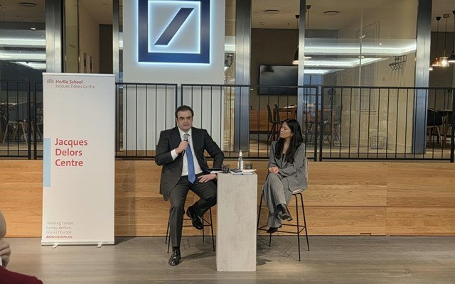 “Η-Ευρώπη-χρειάζεται-τη-Γερμανία-και-η-Γερμανία-την-Ευρώπη”