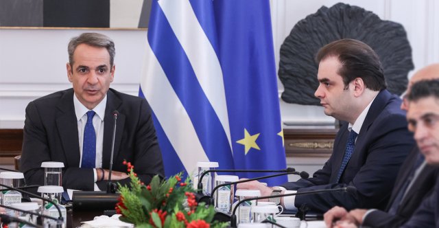 Πρώτη σύσκεψη σήμερα στο Μαξίμου για τις διεθνείς τιμές του πετρελαίου που φέρνουν δύσκολο χειμώνα, επί τάπητος τα περιθώρια παρεμβάσεων Πρώτη-σύσκεψη-σήμερα-στο-Μαξίμου για-τις-διεθνείς-τιμές-του-πετρελαίου-που-φέρνουν-δύσκολο-χειμώνα,-επί-τάπητος-τα-περιθώρια-παρεμβάσεων