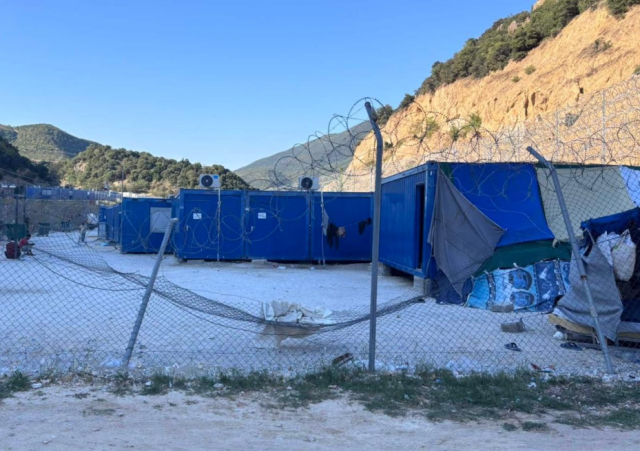 Σε ΠΡΟΚΕΚΑ μεταφέρθηκαν 60 μετανάστες από την δομή στις Σέρρες μετά τα επεισόδια Σε-ΠΡΟΚΕΚΑ-μεταφέρθηκαν-60-μετανάστες-από-την-δομή-στις-Σέρρες-μετά-τα-επεισόδια