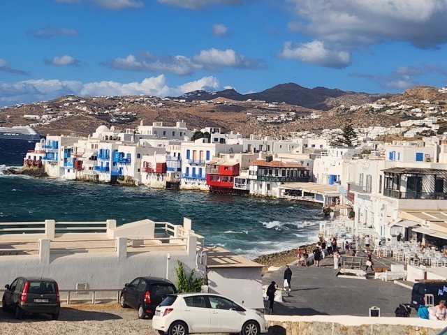 Υπό αστυνομική φρούρηση η Πολεοδομία Μυκόνου: Εισαγγελικός έλεγχος στα αρχεία της ΥΔΟΜ Υπό-αστυνομική-φρούρηση-η-Πολεοδομία-Μυκόνου:-Εισαγγελικός-έλεγχος-στα-αρχεία-της-ΥΔΟΜ