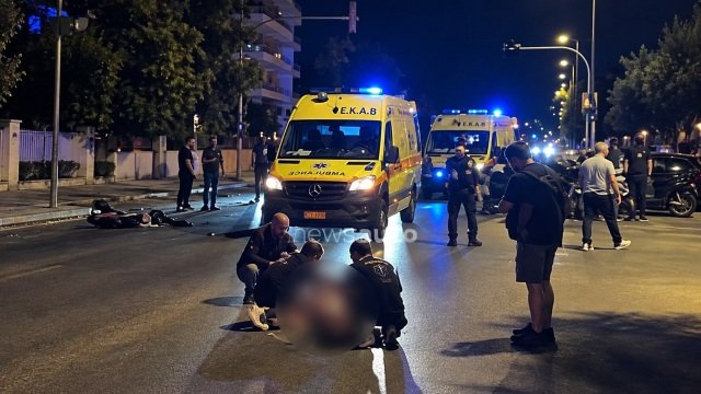 Τροχαίο στη Γλυφάδα: Κάνανε tik tok live; Τροχαίο-στη-Γλυφάδα:-Κάνανε-tik-tok-live;