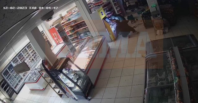 Βίντεο ντοκουμέντο: Η στιγμή που μέλη συμμορίας ανατινάζουν ΑΤΜ στη Φθιώτιδα Βίντεο-ντοκουμέντο:-Η-στιγμή-που-μέλη-συμμορίας-ανατινάζουν-ΑΤΜ-στη-Φθιώτιδα