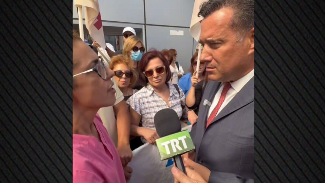 Ο Γεωργιάδης φώναξε το σύνθημα «ο μόνος δρόμος είναι αντίσταση και πάλη» με συνδικαλιστές στο Βόλο και τρολάρει: Επιτέλους, λίγη συμμορία μιζέριας Ο Γεωργιάδης φώναξε το σύνθημα «ο μόνος δρόμος είναι αντίσταση και πάλη» με συνδικαλιστές στο Βόλο και τρολάρει: Επιτέλους, λίγη συμμορία μιζέριας