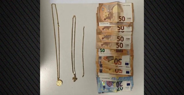 Τρεις συλλήψεις για τηλεφωνική απάτη στην Πέλλα, της πήραν 6.000 ευρώ και κοσμήματα Τρεις-συλλήψεις-για-τηλεφωνική-απάτη-στην-Πέλλα,-της-πήραν-6.000-ευρώ-και-κοσμήματα
