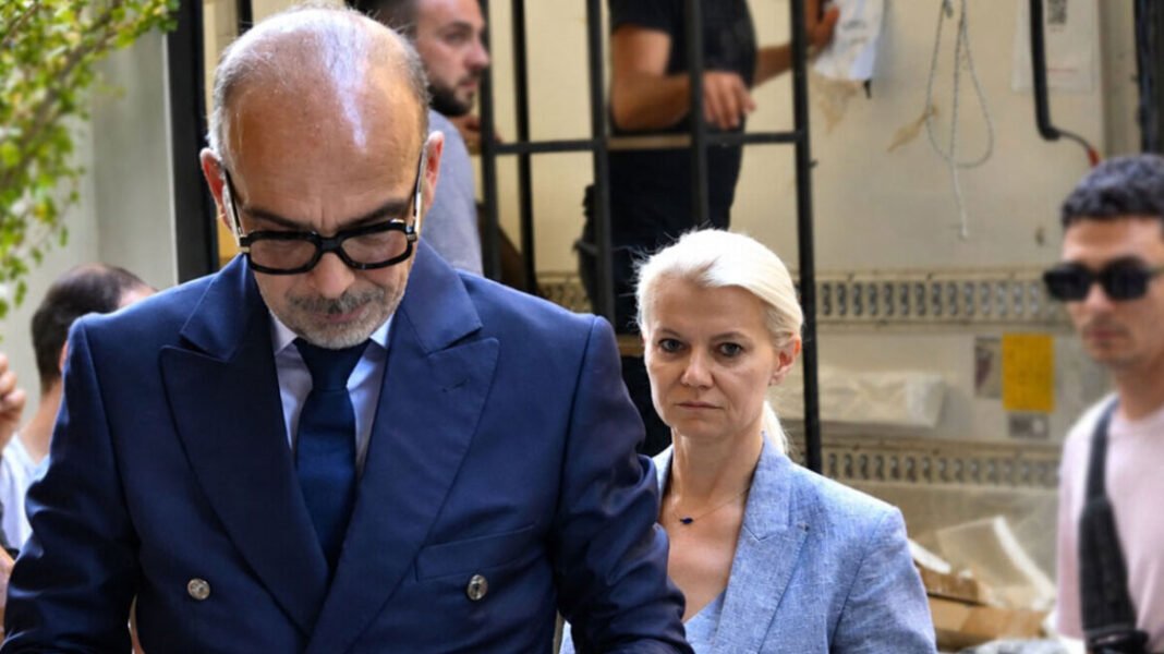 Δεν μας έδωσαν πληροφορίες, μόνο ότι ήρθε για μια θεραπεία: Οι διασώστες του ΕΚΑΒ «καίνε» Γάκα και Θεοδωρόπουλο για τον θάνατο του Μαζωνάκη Δεν-μας-έδωσαν-πληροφορίες,-μόνο-ότι-ήρθε-για-μια-θεραπεία:-Οι-διασώστες-του-ΕΚΑΒ-«καίνε»-Γάκα-και-Θεοδωρόπουλο-για-τον-θάνατο-του-Μαζωνάκη