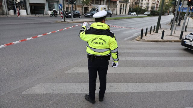 Έσπασε αγωγός της ΕΥΔΑΠ στη Βασιλίσσης Σοφίας στο Μαρούσι, διακοπή κυκλοφορίας από το ύψος της Θησέως Έσπασε-αγωγός-της-ΕΥΔΑΠ-στη-Βασιλίσσης-Σοφίας-στο-Μαρούσι,-διακοπή-κυκλοφορίας-από-το-ύψος-της-Θησέως