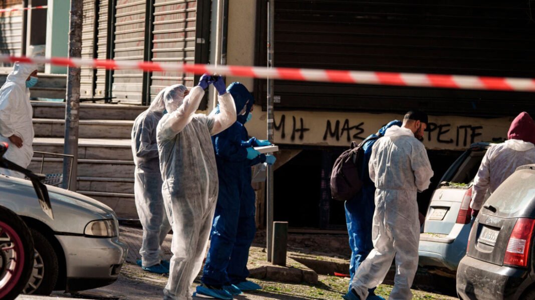 Καθείρξεις 18 και 13 ετών για την έκρηξη σε τράπεζα της Θεσσαλονίκης: Ο 42χρονος οργάνωσε το χτύπημα μέσω social media από τις φυλακές Καθείρξεις-18-και-13-ετών-για-την-έκρηξη-σε-τράπεζα-της-Θεσσαλονίκης:-Ο-42χρονος-οργάνωσε-το-χτύπημα-μέσω-social-media-από-τις-φυλακές