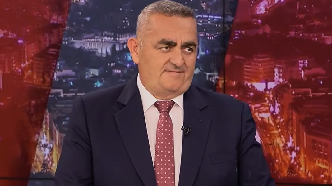 Φρέντι Μπελέρης: Άστοχη η αναφορά μου για τον Κασιδιάρη, στέκομαι απέναντι σε αντιλήψεις και πρακτικές που υπονομεύουν τη δημοκρατία Φρέντι Μπελέρης: Άστοχη η αναφορά μου για τον Κασιδιάρη, στέκομαι απέναντι σε αντιλήψεις και πρακτικές που υπονομεύουν τη δημοκρατία