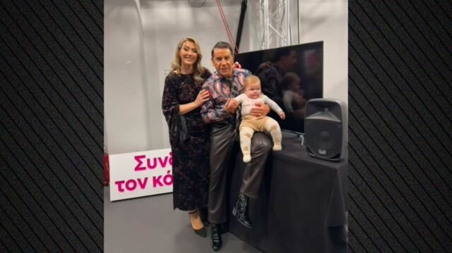 Το-κοριτσάκι-που-θα-βάφτιζε-ο-Γιώργος-Μαζωνάκης-άφησε-λουλούδι-στον-τάφο-του,-δείτε-βίντεο