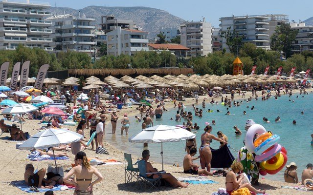 Τουρισμός:-Μεγαλώνει-η-σεζόν